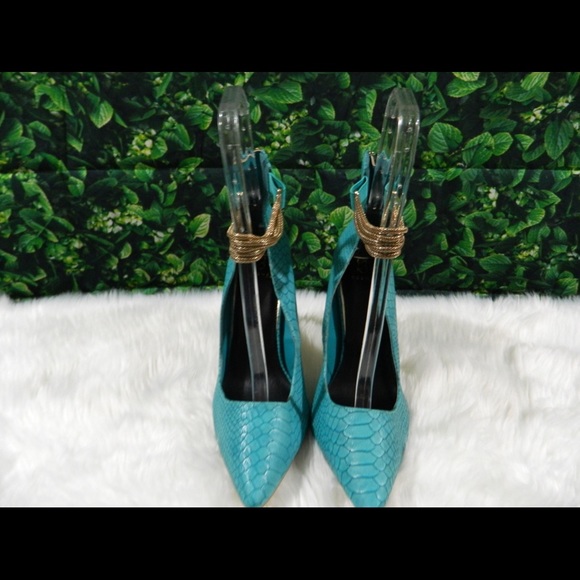 Chain Ankle Pump NWOT - Picture 7 of 7